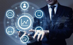 Homem de negócios a apresentar elementos de liderança na transformação digital