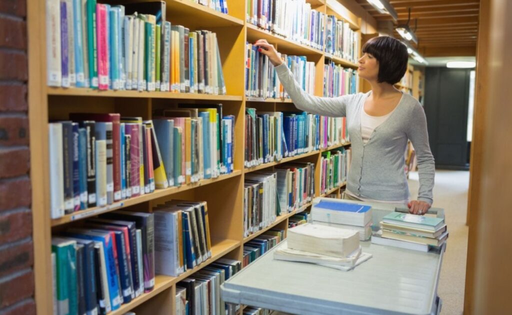 Sessão de esclarecimentos Pós-Graduação em Promoção e Dinamização Cultural e Educativa de Arquivos e Bibliotecas
